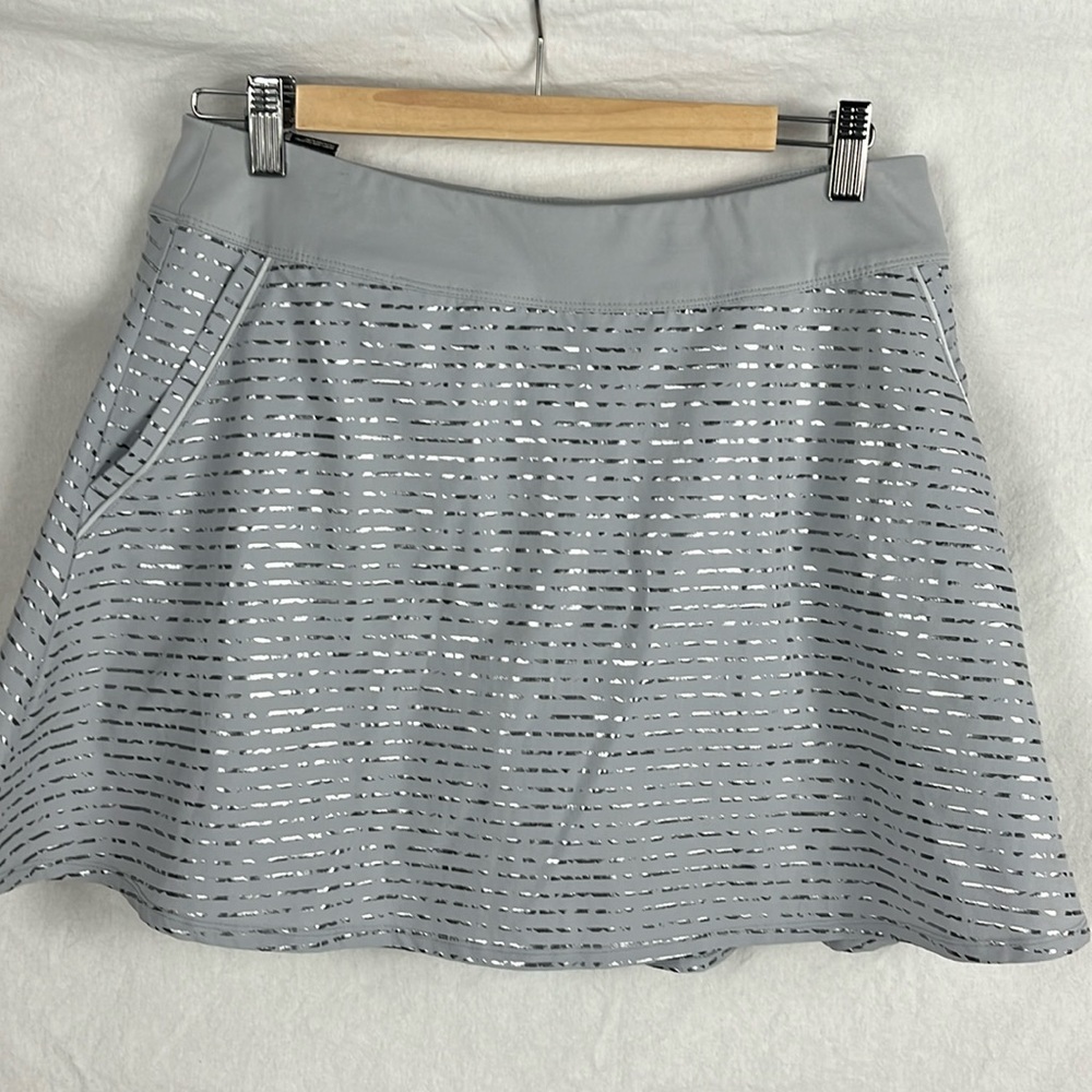 Under Armour Gray Patterned A-Line Skirt